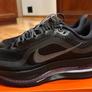 Nike Women's Pegasus Premium Black Metallic Silver Size